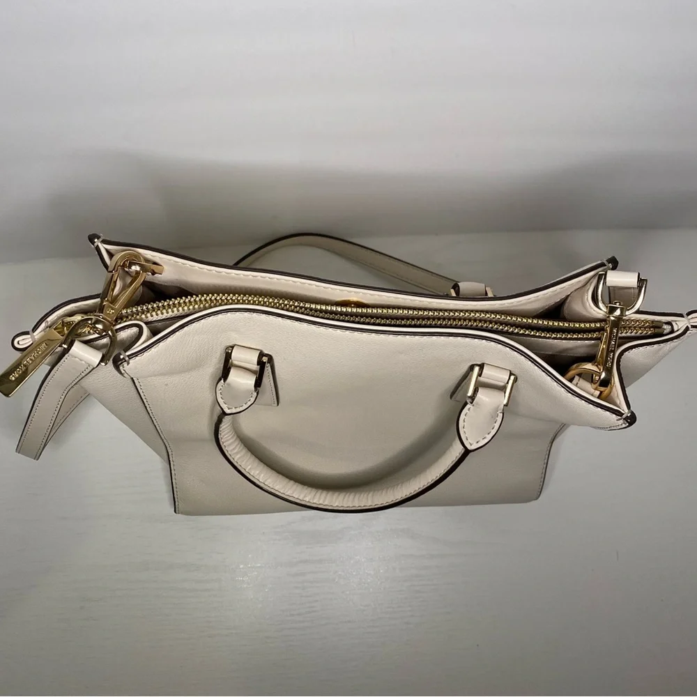 Michael Kors shoulder/ handbag - Picture 4 of 11